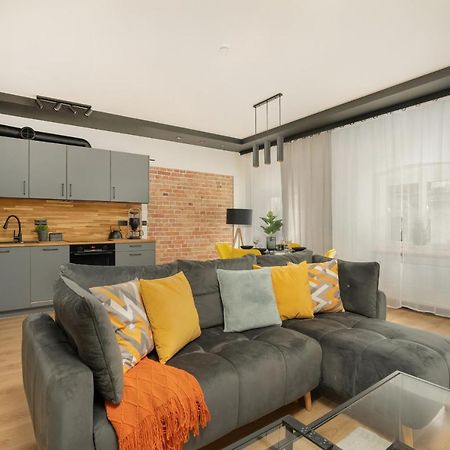 Komeda Apartment Hidden In Poznan Old Town By Noclegi Renters Exteriör bild