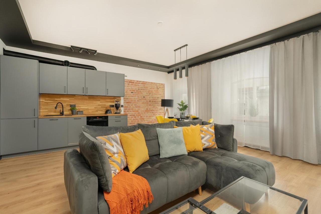 Komeda Apartment Hidden In Poznan Old Town By Noclegi Renters Exteriör bild