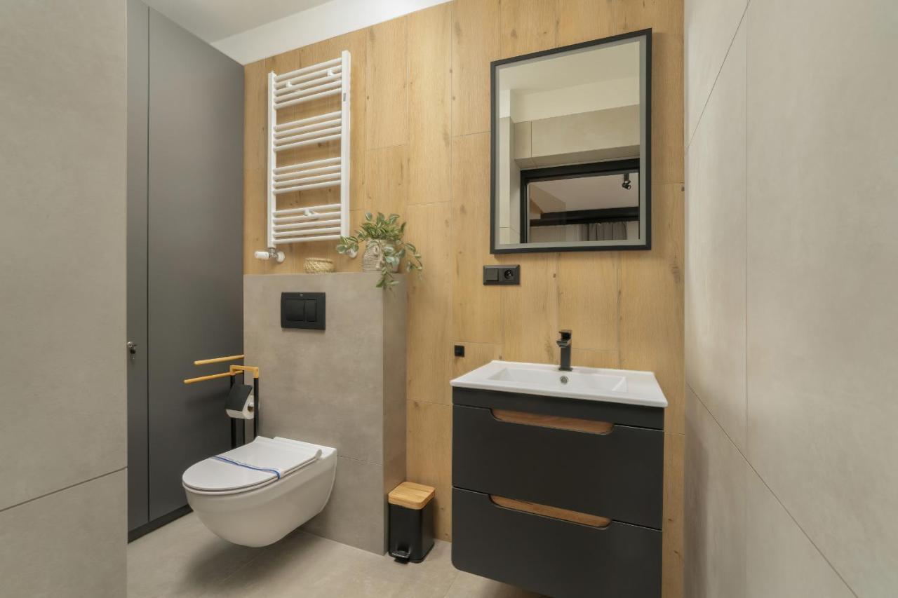 Komeda Apartment Hidden In Poznan Old Town By Noclegi Renters Exteriör bild