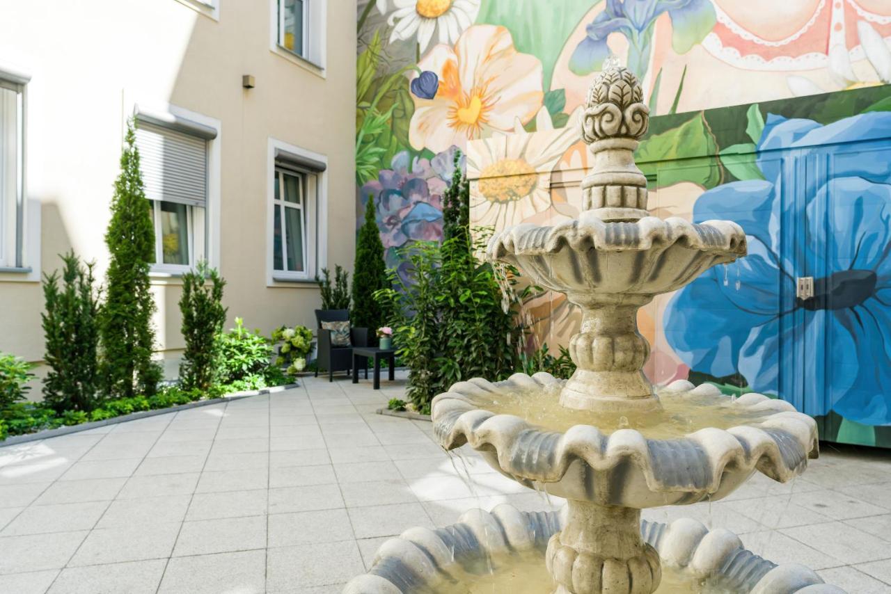 Komeda Apartment Hidden In Poznan Old Town By Noclegi Renters Exteriör bild
